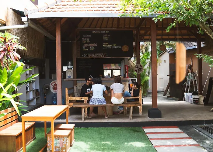 Naughty Nest Bali ホステル チャングー